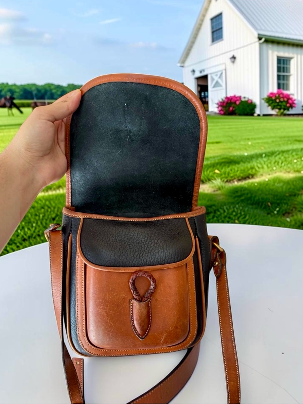 Vintage 90s Dooney & Bourke Outback Saddle Bag | Made in USA | Gold Duck - Picture 4 of 7